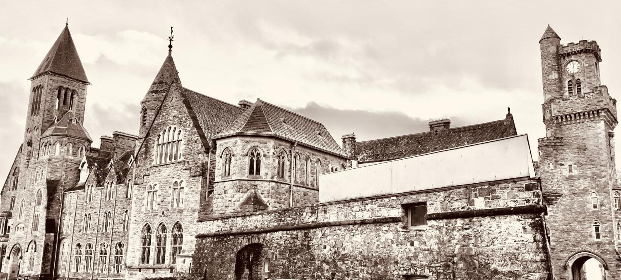 The Classrooms at Loch Ness Abbey: Lakeside Heritage Resort Fort Augustus Exterior photo