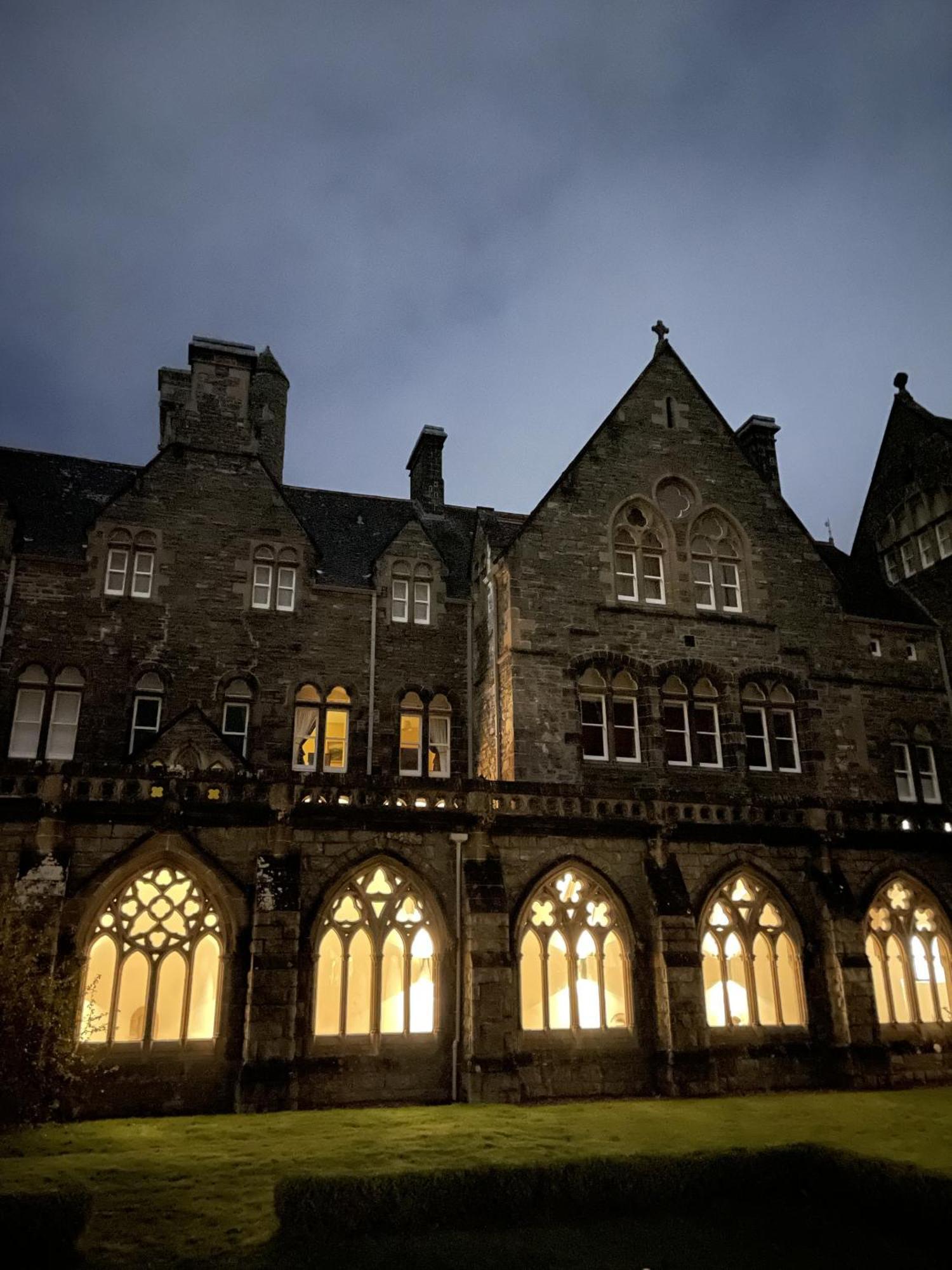The Classrooms at Loch Ness Abbey: Lakeside Heritage Resort Fort Augustus Exterior photo