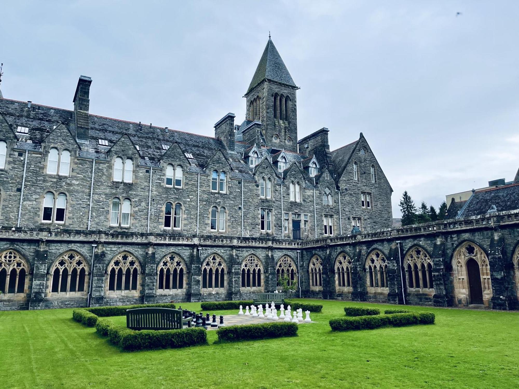 The Classrooms at Loch Ness Abbey: Lakeside Heritage Resort Fort Augustus Exterior photo