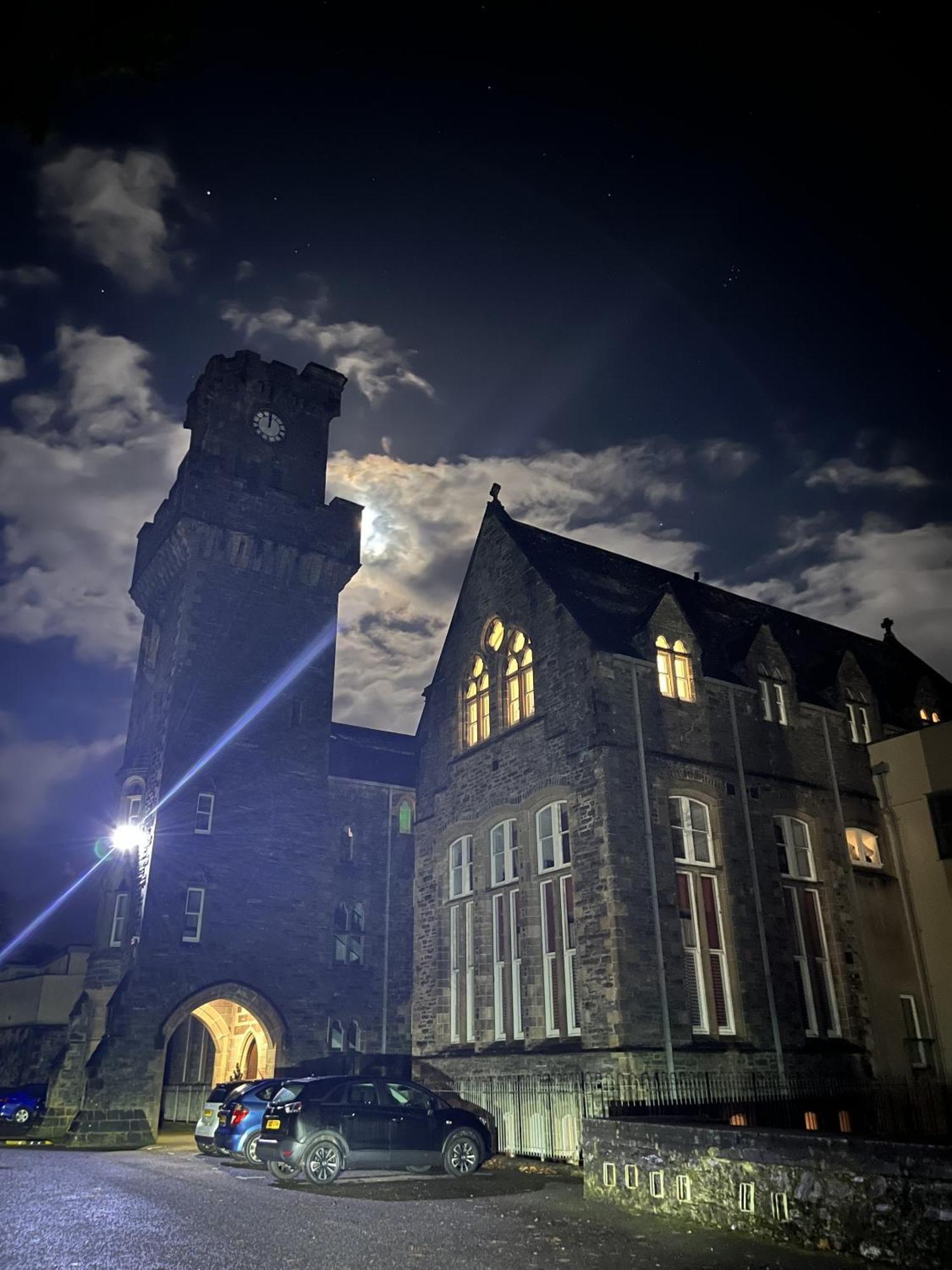 The Classrooms at Loch Ness Abbey: Lakeside Heritage Resort Fort Augustus Exterior photo
