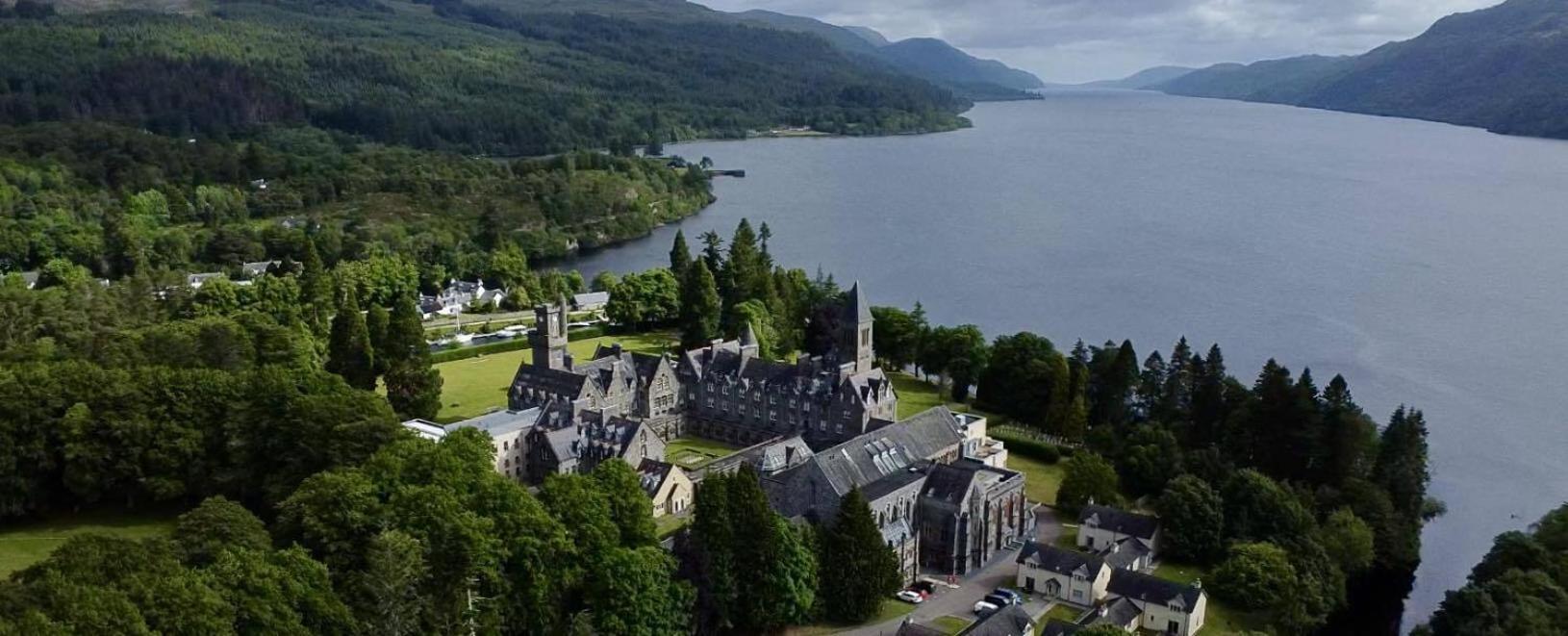 The Classrooms at Loch Ness Abbey: Lakeside Heritage Resort Fort Augustus Exterior photo